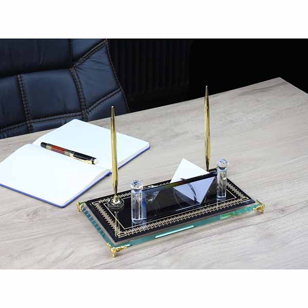 409 Kristal Cam Masa İsimliği